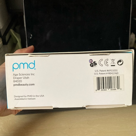 Pmd clinical grade exfoliation with vacuum suction - Classic - Picture 2 of 14